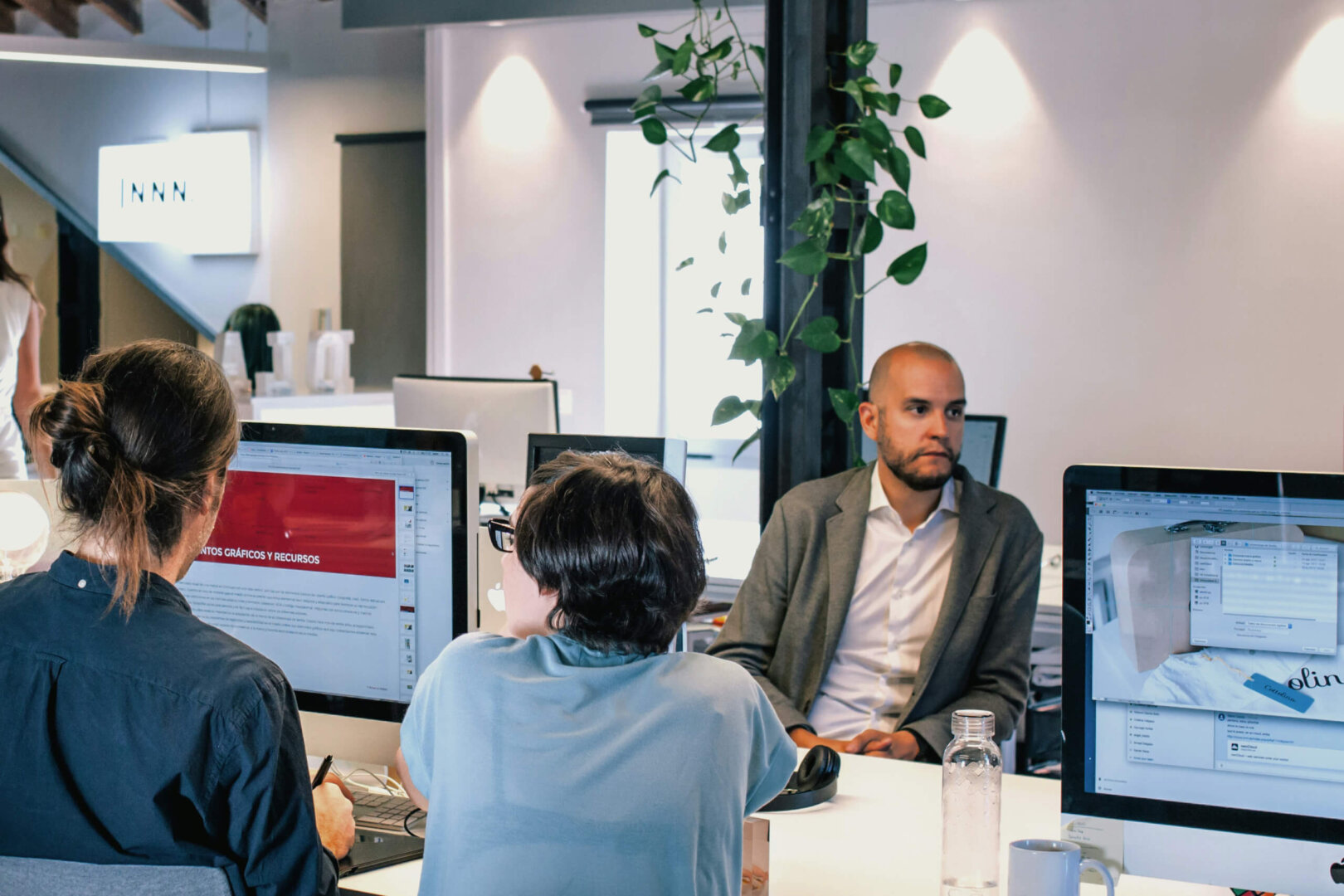 Office with managed IT service equipment and support